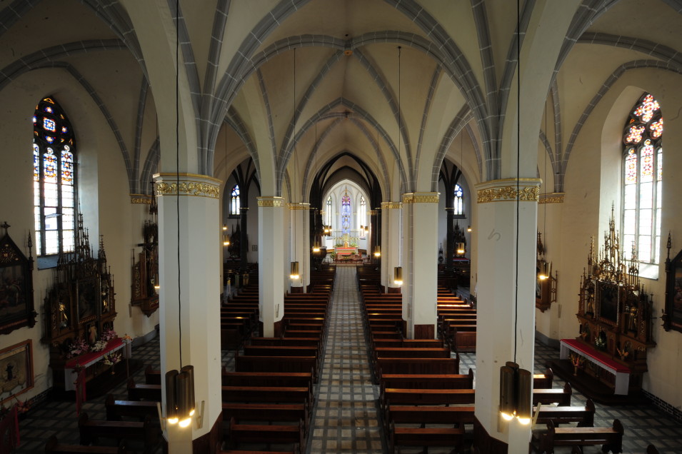 wnętrze kościoła
